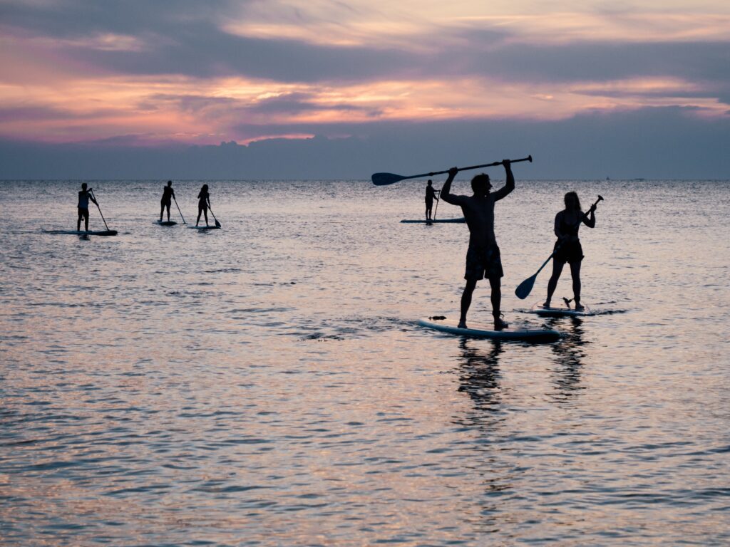 get to know about top 10 destinations for paddleboarding in the US